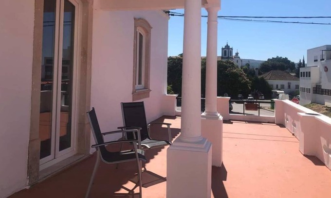 Castanheira de Pera House | AL & Snack Bar Éden