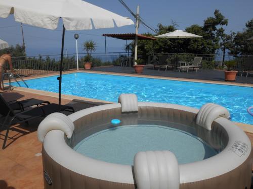 Coste Apartment | Al Villino Sunset, in villa con piscina ed idromassaggio