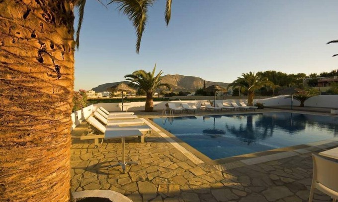 Agia Paraskevi House | Alafouzos Studios