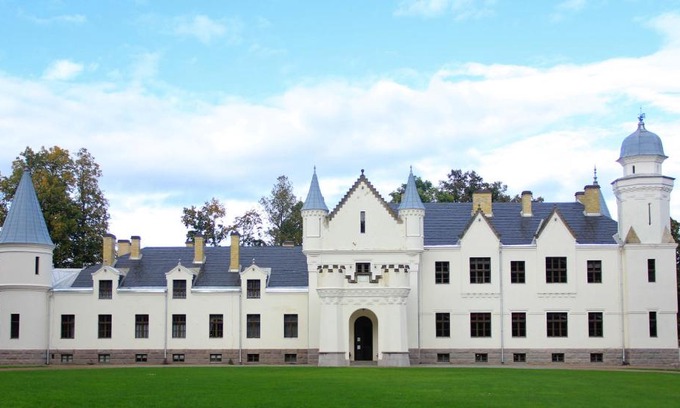 Alatskivi Hotel | Alatskivi Castle