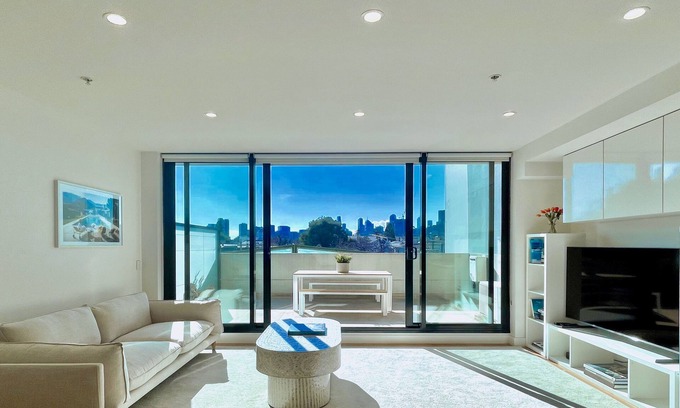 Albert Park Apartment | * ALBERT PARK LUXURY + LIFESTYLE *