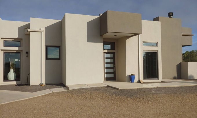 Ventana Ranch House | Albuquerque West Contemporary Casita Retreat with a View