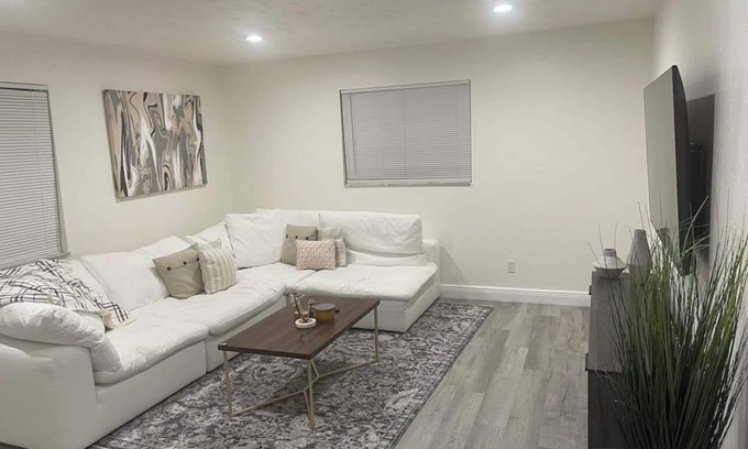 Royal Poinciana House | Alchemist Retreat Hollywood Beach