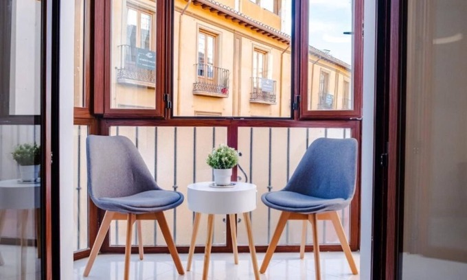 Central District Apartment | Alhambra Centro Apartment