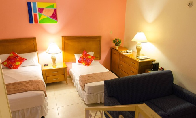 Philipsburg Hotel | Alicia's Inn