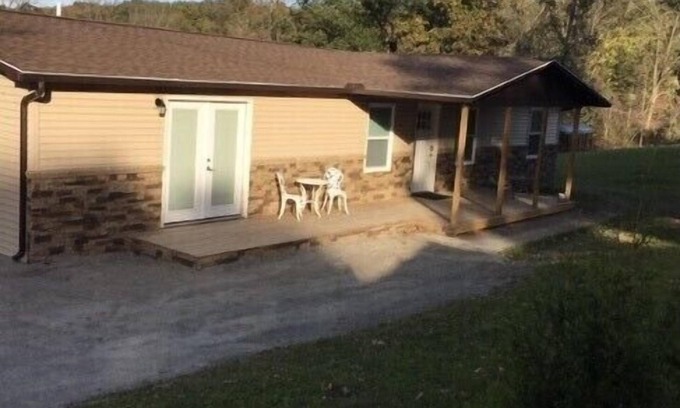 Nashport House | All American Cabin with plenty of parking