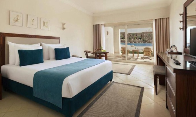 Soma Bay House | All-Inclusive Coastal Retreat with 2 Outdoor Pool, Spa and Watersports