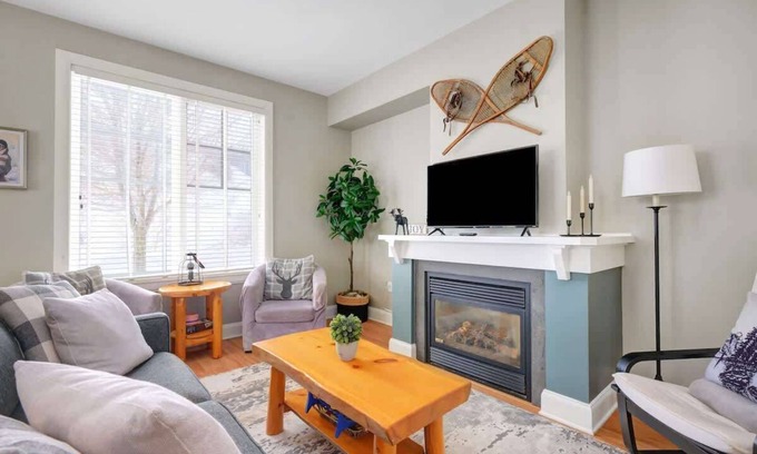 Calabogie Condo | All Season Ski in/out Chalet at Calabogie Peaks
