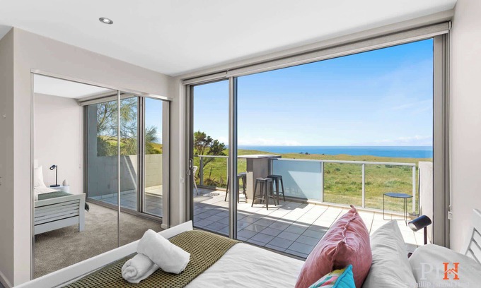 San Remo Apartment | All the Views, 2 Bedroom App San Remo