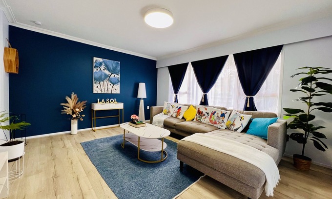 Hamilton Apartment | All you need for a stay, La Sol home is close to town, university & Cambridge