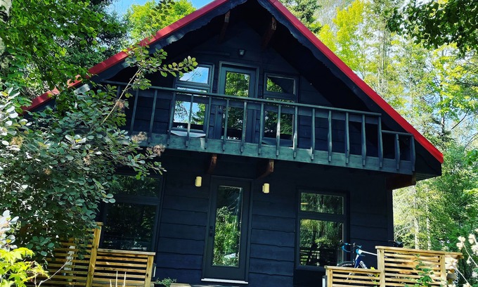 Wasaga Beach Cottage | Allenwood Beach Family Cottage