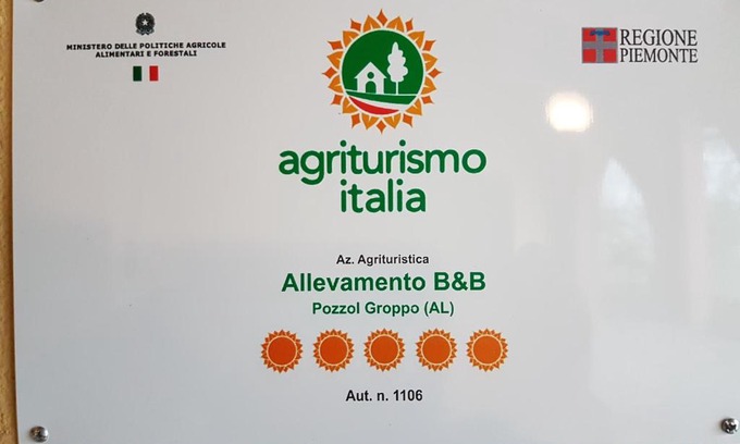 Pozzolgroppo House | Allevamento B&B