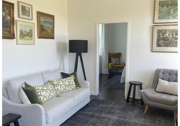 Featherston House | Alloa Petite