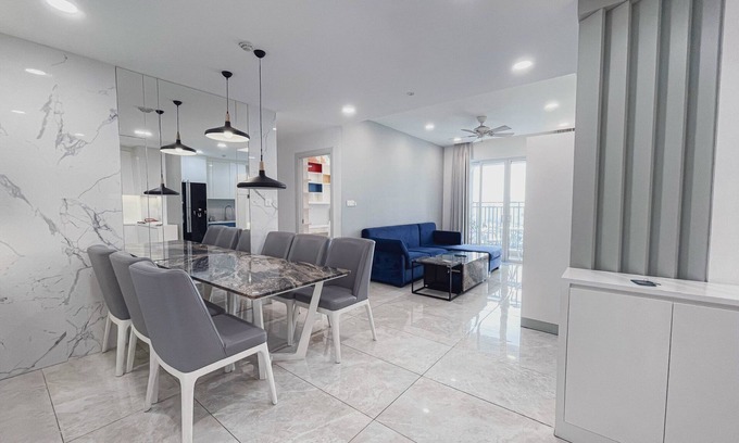 District 7 Apartment | Alm's 3 BedRoom Apartment at Sunrise City District 7