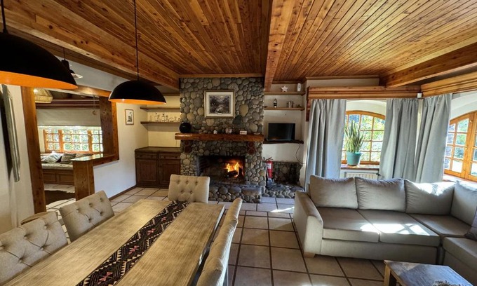 Lolog House | Alma Andina a orillas del río Quilquihue, frente al lago Lolog