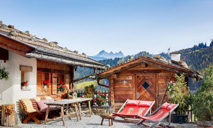 Hundsdorfl Ski Chalet | Almdorf Flachau - Luxus Hüttenurlaub