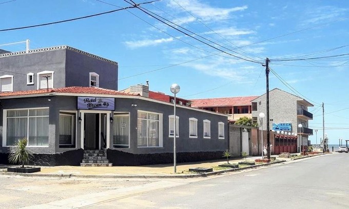 Mar de Ajo Hotel | Almirante Brown 49
