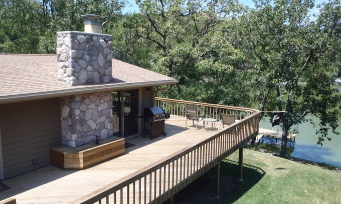 Whitewater House | Almost Heaven - Relaxing Getaway On Serene Rice Lake