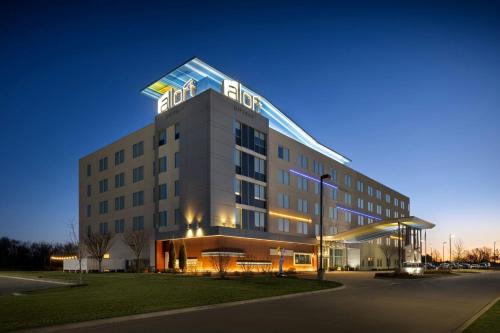 Greenwich Hotel | Aloft Wichita