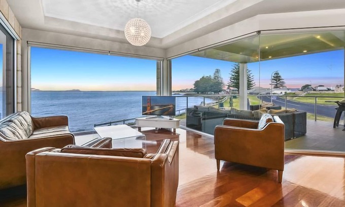 Waterhouse House | Aloha Beachfront Robe Central