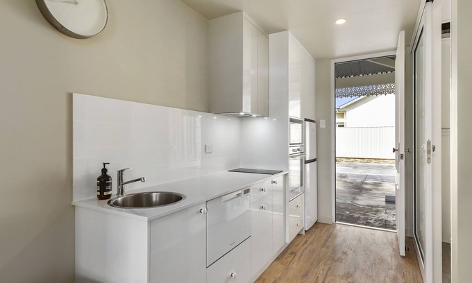 Naracoorte Apartment | Aloha Central Luxury Accommodation