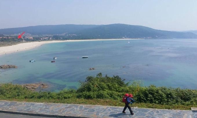 Fisterra Condo | Along Camino De Santiago first line of the beach.
