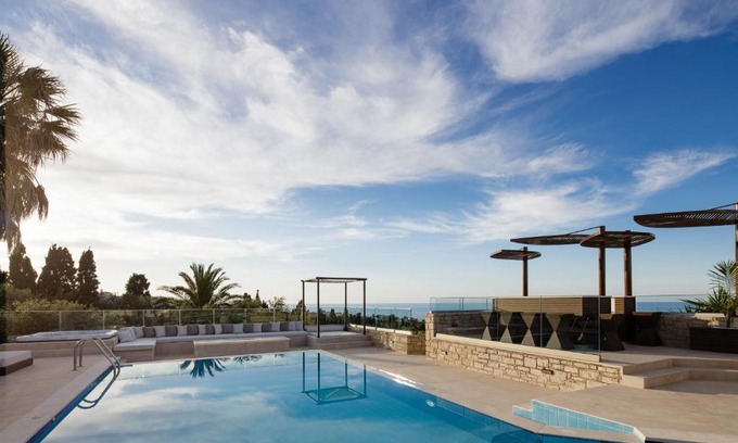 Xiro Chorio Villa | Alpha Estate & Spa