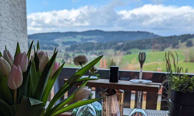 Missen-Wilhams Apartment | Alpine flair vacation apartment with pool and sauna, right by the ski lift