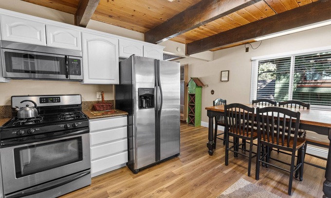 Big Bear City House | Alpine Oasis - Smart TV, Large Deck, BBQ, Fenced Yard