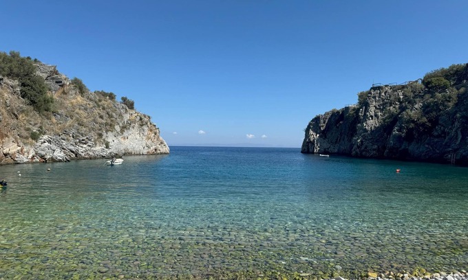 East Mani House | Alypa Pyrgos – Historic residential tower right by the sea in Mani