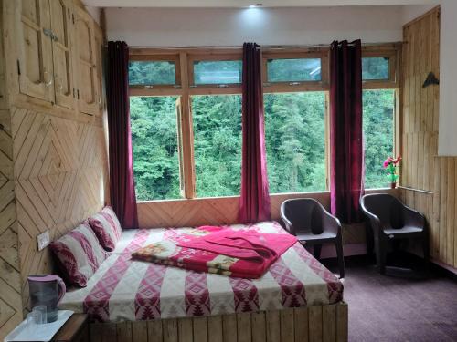Ghiyagi House | aman place homestay river touch
