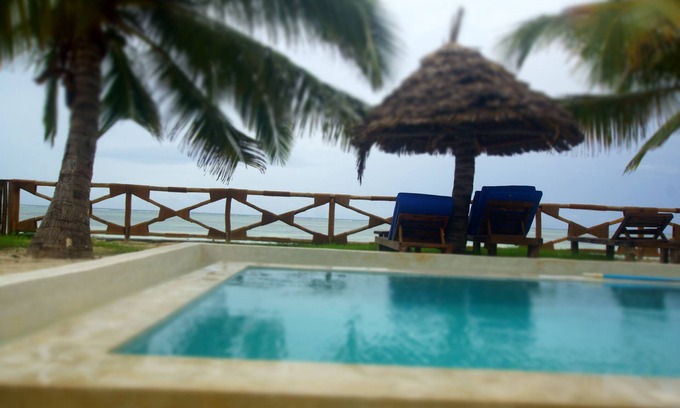 Bwejuu Beach House | AMANI BEACH VILLA