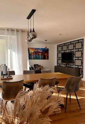 Elgersweier Apartment | AMAO Pearl - Rollstuhlgerechte Suite - 94 qm - Balkon & Tiefgarage - Aufzug - Nähe Messe - bis 10 Pers 2Whg