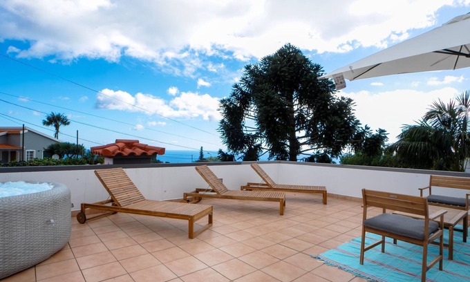 Santo Antonio House | Amaro Oasis by LovelyStay