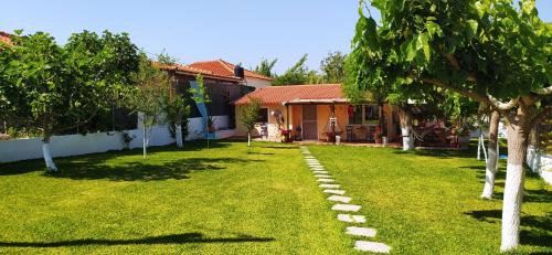 Pyrgos House | Amaryllis sweet home