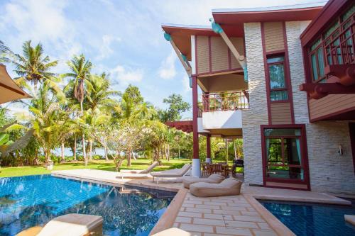 Sai Thai Villa | Amatapura Beachfront Villa 1, SHA Certified