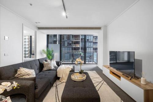 Southbank Apartment | Amaya-Modern Southbank Living-Close to Crown & Yarra River