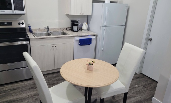 Saskatoon Apartment | Amazing 2 Bedroom Suites. Very cozy and pet-friedly