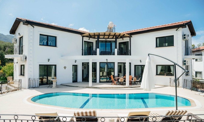 Karavas Villa | Amazing 4 bedroom villa with incredible views