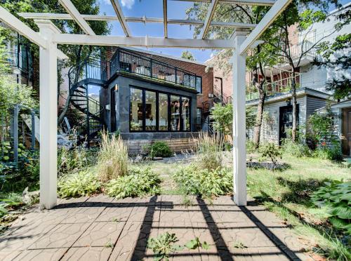 Hochelaga Apartment | Amazing 4-Bedrooms in Homa Montreal 20