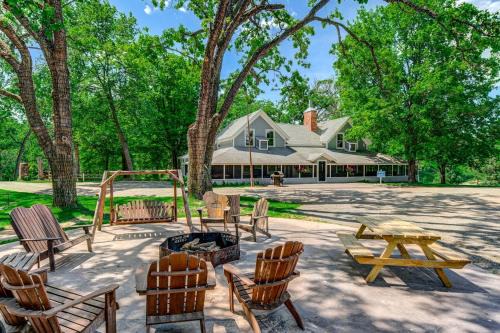 St Croix Falls House | Amazing and Spacious Cabin Rental for Wisconsin Family Vacation