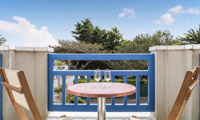 Hauteville-sur-Mer Apartment | Amazing apartment in Hauteville-Sur-Mer