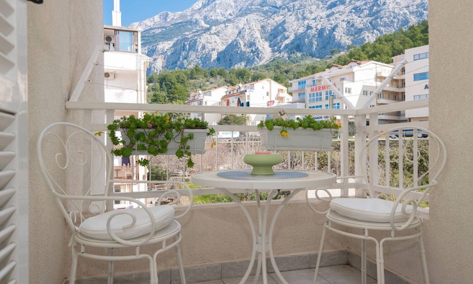 Istok Apartment | Amazing apartment in Makarska