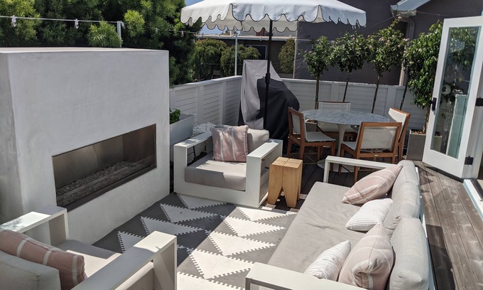 The Strand House | Amazing Beach House In Manhattan Beach, Near Town! Steps to Beach!