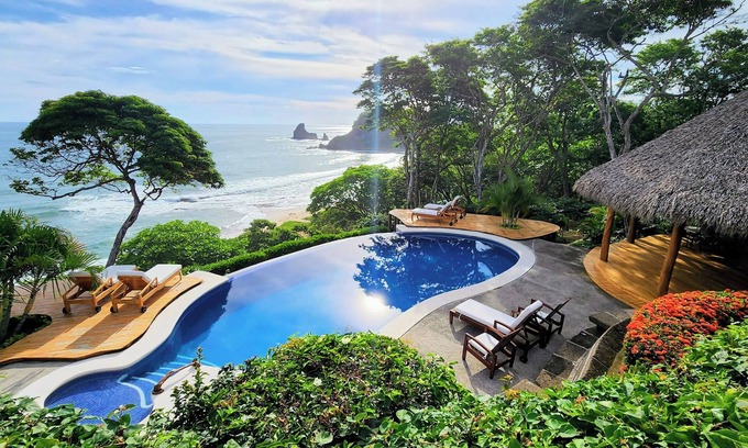 San Juan del Sur Villa | AMAZING BEACH VIEW AND SUNSETS – 13M INFINITY POOL – DIRECT PRIVATE BEACH ACCESS