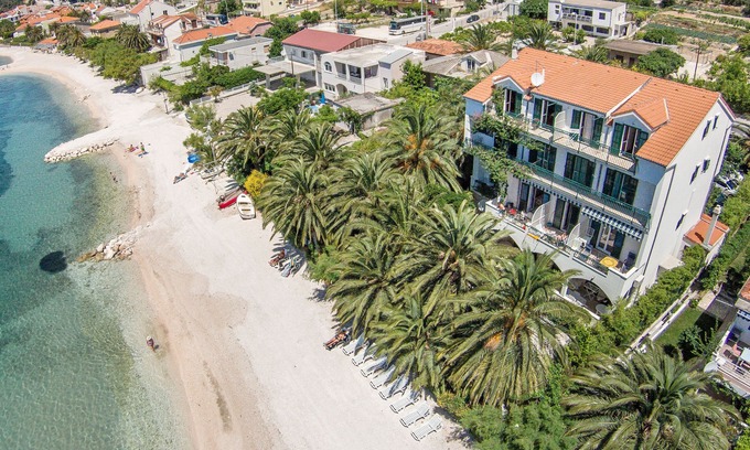 Podstrana Apartment | Amazing Beachfront Villa Palms