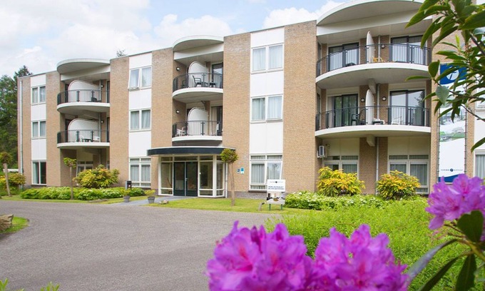 De Bult Hotel | Amazing De Bult Getaway w/Balcony | Breathtaking Outdoor Adventure