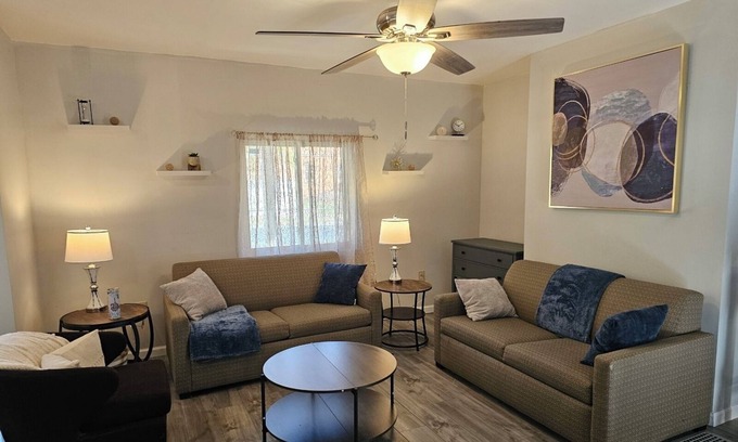 Steubenville House | Amazing Dream Home near Franciscan Univ. in Steubenville with WiFi