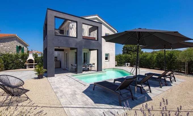 Sveti Ivan Dobrinjski House | Amazing home in Sveti Ivan Dobrinjski