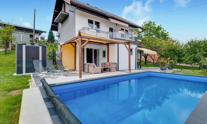 Strmec Stubicki House | Amazing home in Stubicke Toplice